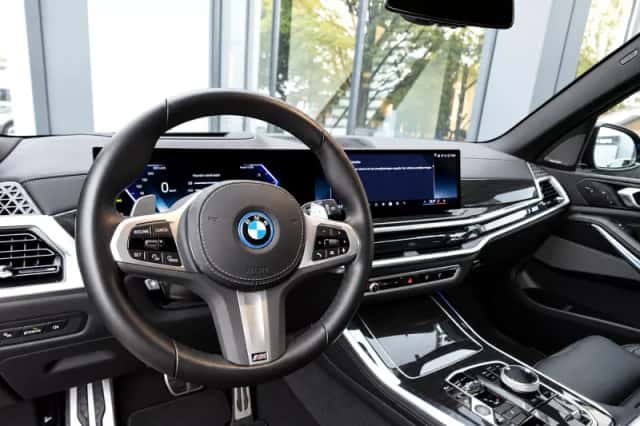 BMW X5 (2023) thumbnail 5