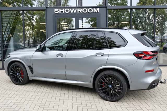 BMW X5 (2025) thumbnail 2