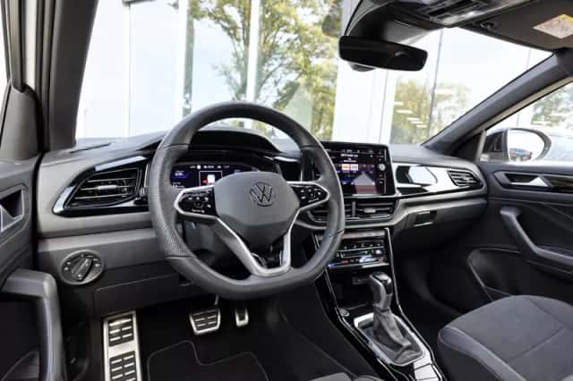 Volkswagen T-Roc (2022) thumbnail 4