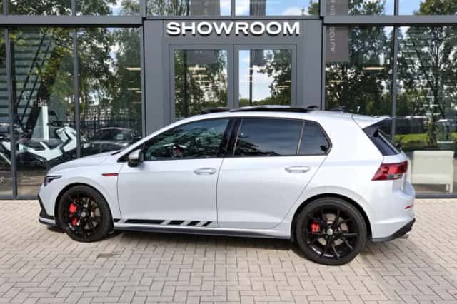 Volkswagen Golf (2021) thumbnail 2