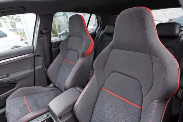Volkswagen Golf (2021) thumbnail 5