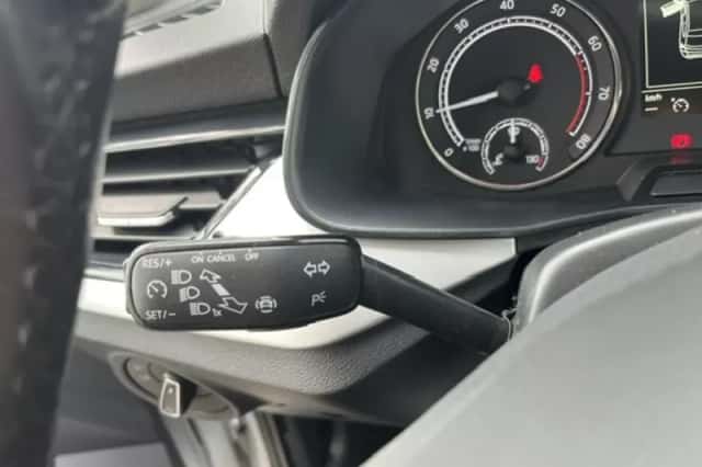Škoda Kamiq (2019) thumbnail 6