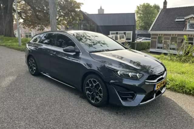 Kia ProCeed (2022) thumbnail 1