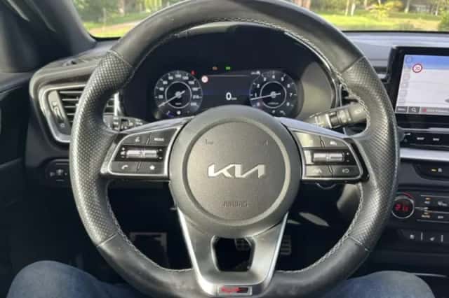 Kia ProCeed (2022) thumbnail 4