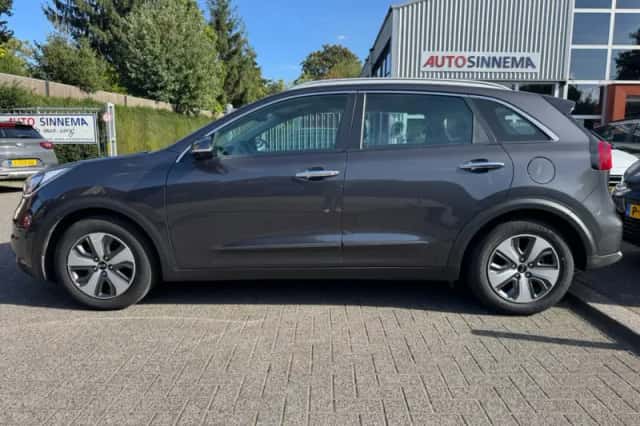 Kia Niro (2018) thumbnail 3