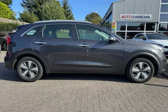 Kia Niro (2018) thumbnail 4