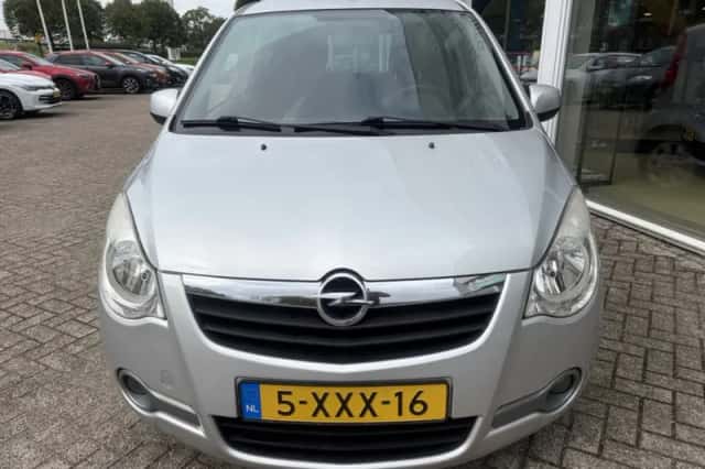 Opel Agila (2014) thumbnail 3