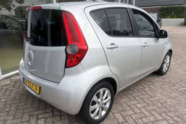 Opel Agila (2014) thumbnail 6