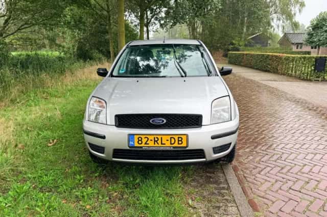 Ford Fusion (2005) thumbnail 1