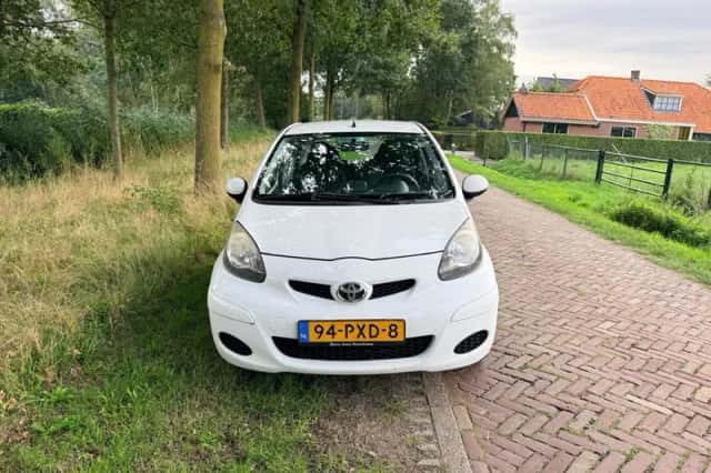 Toyota Aygo (2011) thumbnail 1