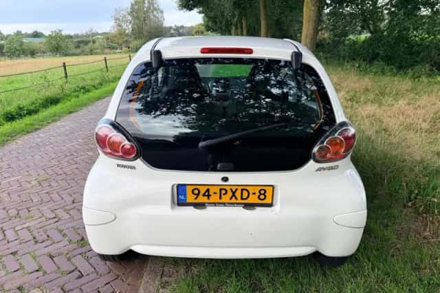 Toyota Aygo (2011) thumbnail 5