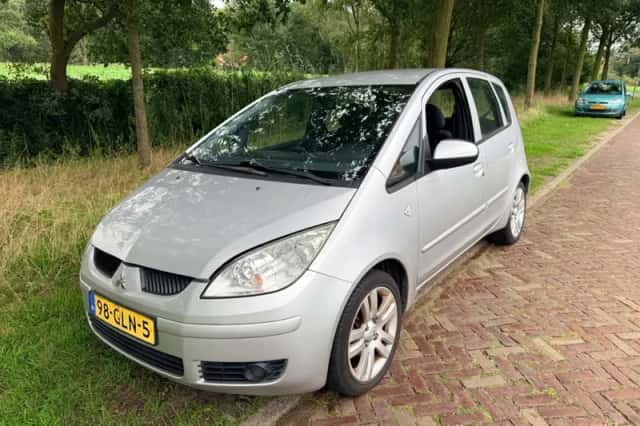 Mitsubishi Colt (2008) thumbnail 2