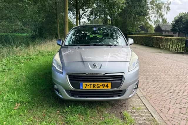 Peugeot 5008 (2014) thumbnail 1