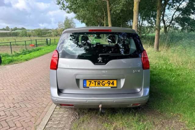 Peugeot 5008 (2014) thumbnail 5