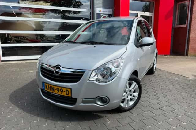 Opel Agila (2011) thumbnail 3