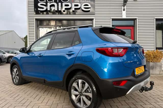 Kia Stonic (2020) thumbnail 3