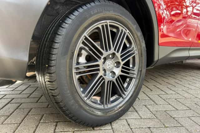 Toyota RAV4 (2014) thumbnail 6