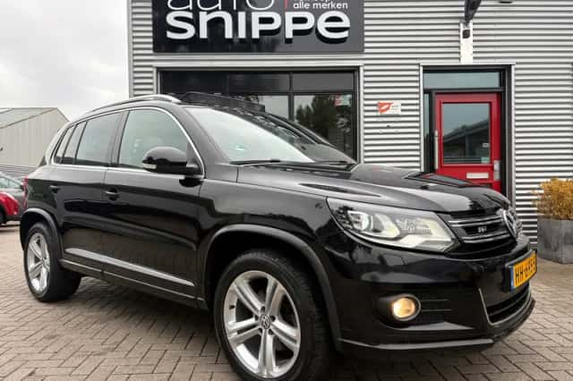Volkswagen Tiguan (2015) thumbnail 2
