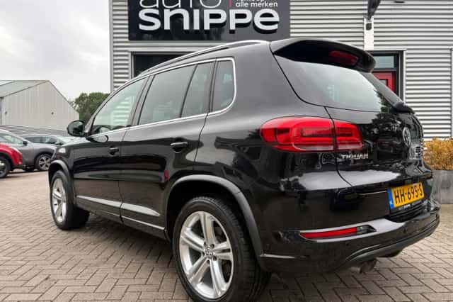 Volkswagen Tiguan (2015) thumbnail 3