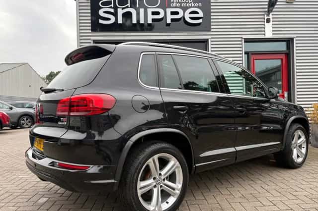 Volkswagen Tiguan (2015) thumbnail 4