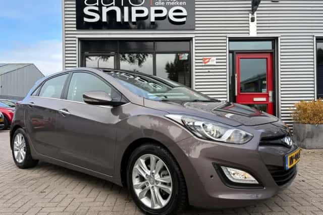 Hyundai i30 (2012) thumbnail 2