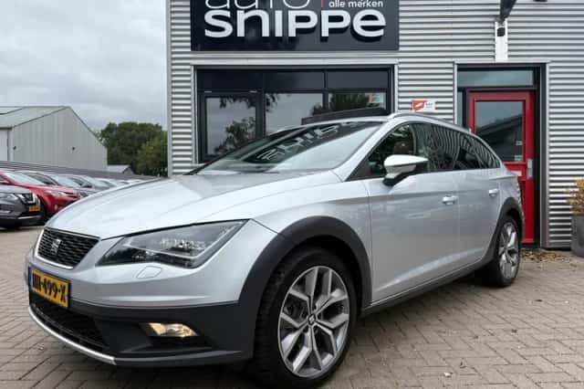 SEAT Leon (2015) thumbnail 1