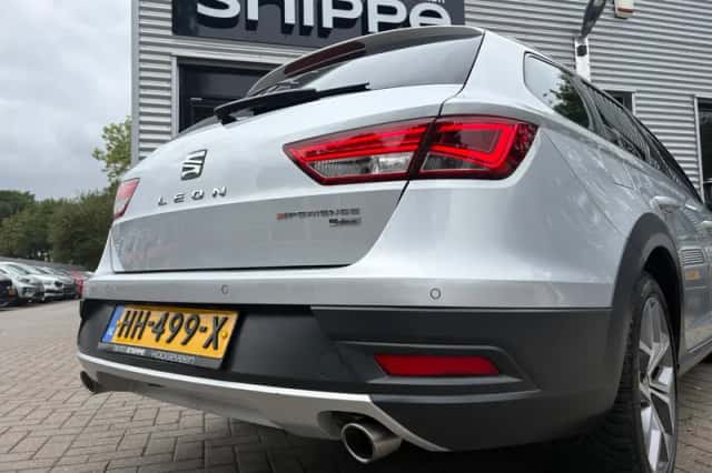 SEAT Leon (2015) thumbnail 5