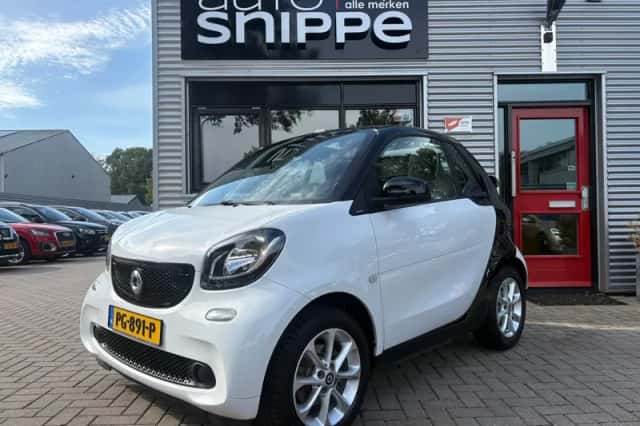 Smart ForTwo (2017) thumbnail 1