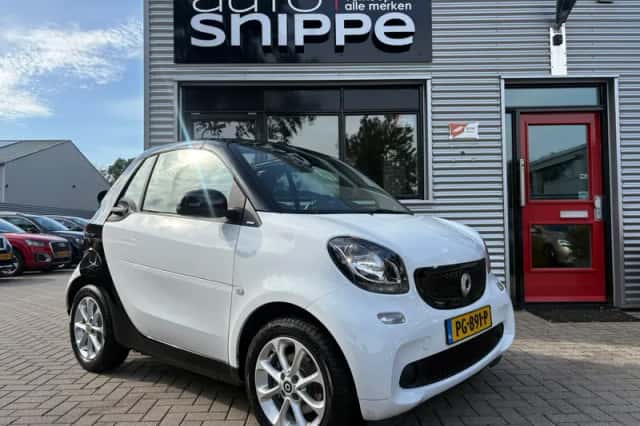 Smart ForTwo (2017) thumbnail 2