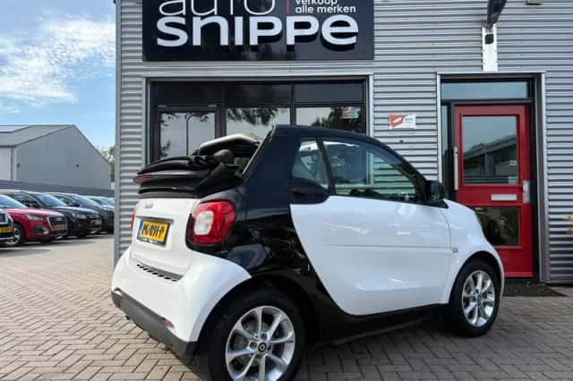 Smart ForTwo (2017) thumbnail 4