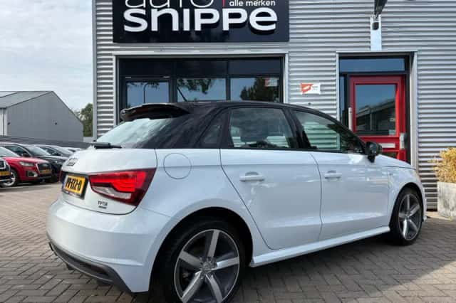 Audi A1 (2017) thumbnail 4