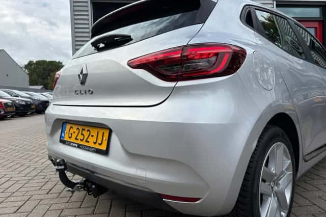 Renault Clio (2019) thumbnail 5