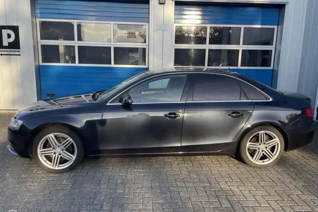 Audi A4 (2013) thumbnail 4