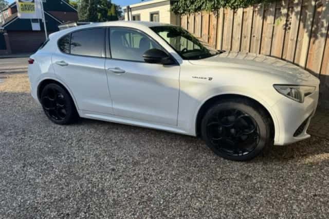 Alfa Romeo Stelvio (2021) thumbnail 6
