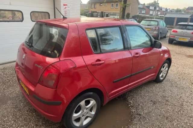 Suzuki Swift (2006) thumbnail 3