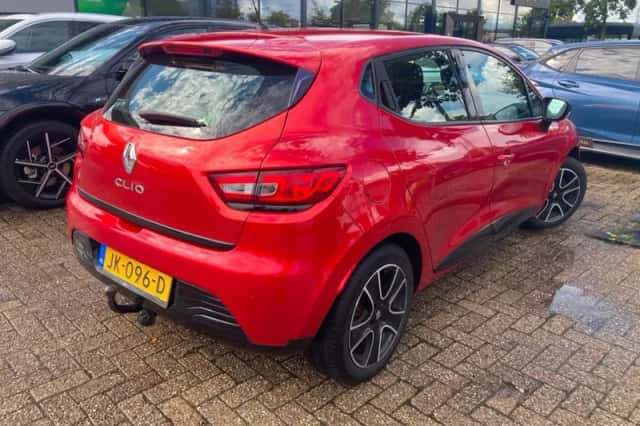 Renault Clio (2016) thumbnail 2