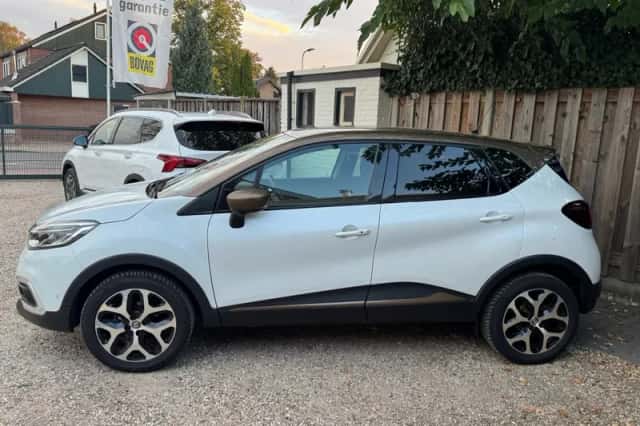 Renault Captur (2017) thumbnail 2