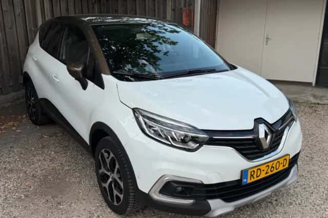 Renault Captur (2017) thumbnail 3