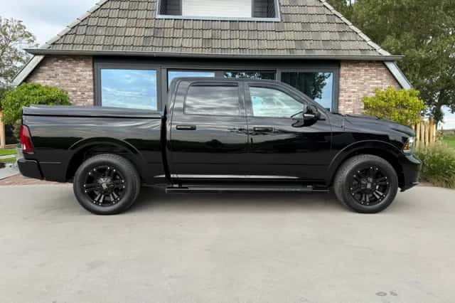 Dodge RAM (2015) thumbnail 2