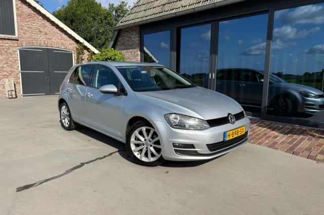 Volkswagen Golf (2013) thumbnail 1