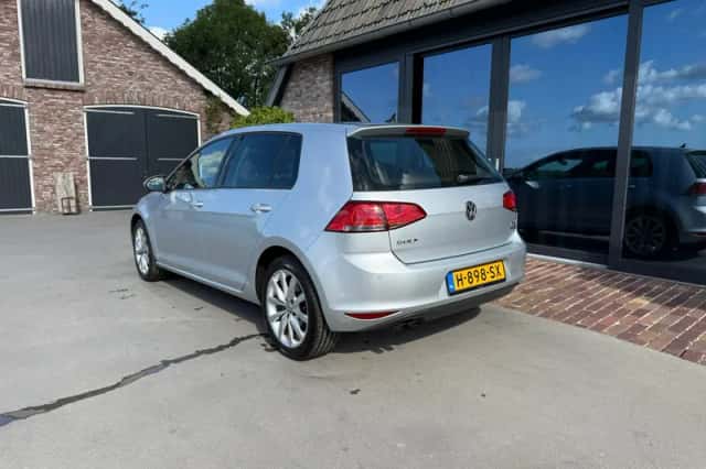 Volkswagen Golf (2013) thumbnail 6