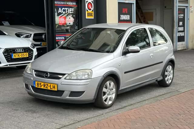 Opel Corsa (2005) thumbnail 1