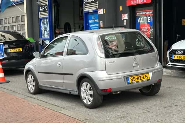 Opel Corsa (2005) thumbnail 2