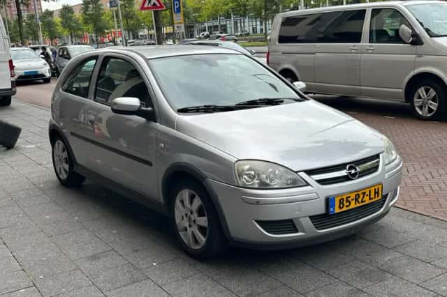 Opel Corsa (2005) thumbnail 5