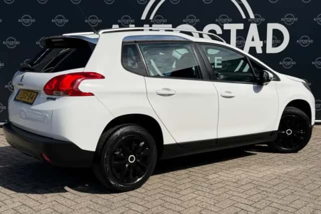 Peugeot 2008 (2015) thumbnail 6