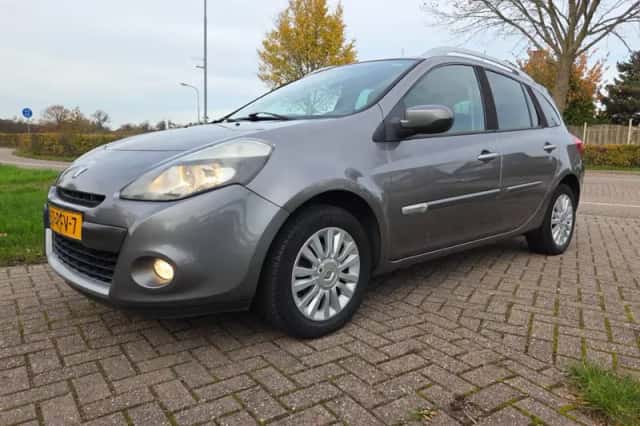 Renault Clio (2011) thumbnail 2
