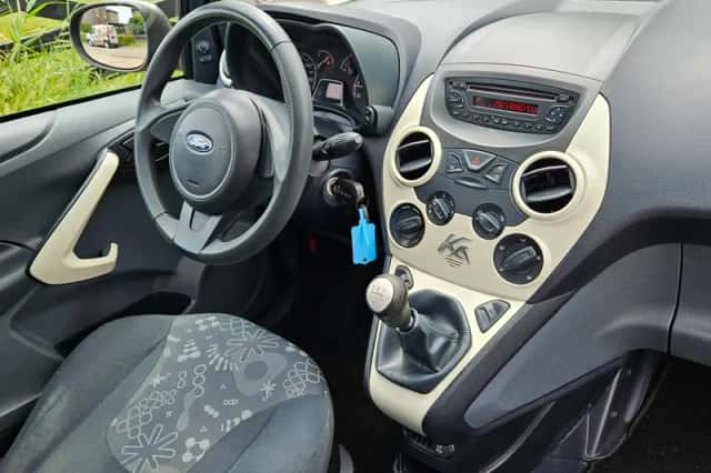 Ford Ka (2012) thumbnail 6