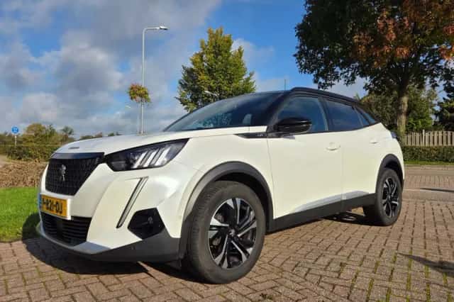 Peugeot 2008 (2022) thumbnail 3