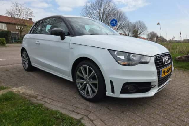 Audi A1 (2014) thumbnail 3