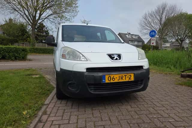 Peugeot Partner (2009) thumbnail 1
